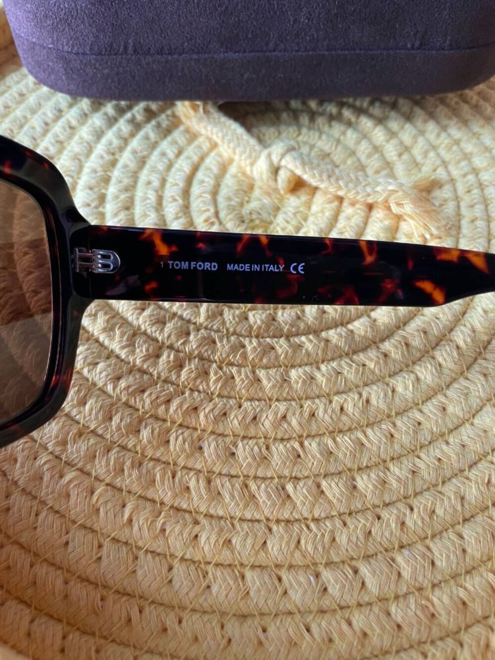 Tom Ford FT1082 Tortoise Sunglasses - Picture 5 of 6
